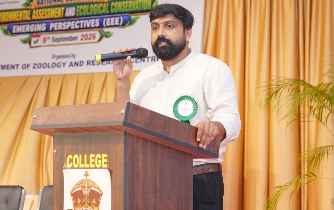 Dr. Anoop delivering lecture at Sarah Tucker College, Thirunelveli
